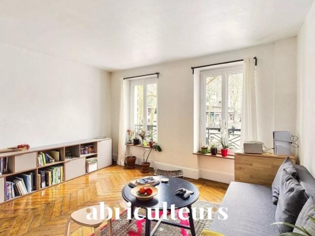 Beau Duplex de 55m² Traversant, lumineux Place Lachambeaudie