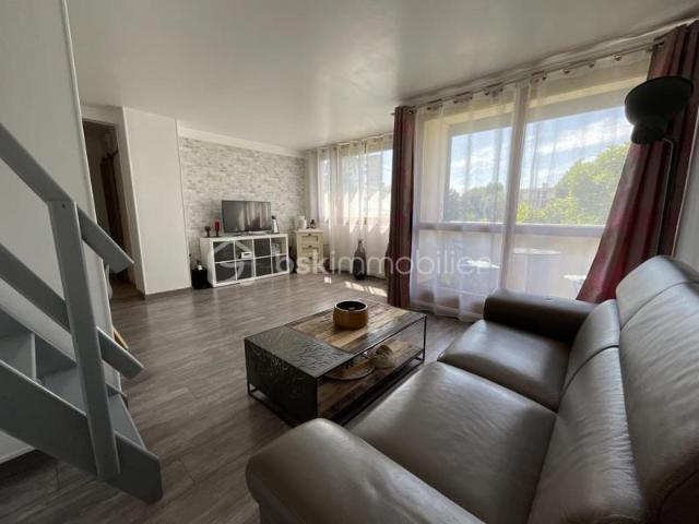 BEAU DUPLEX DE 62 m² À 12 MIN À PIED DU RER B LA CROIX DE BERNY Limite Antony
