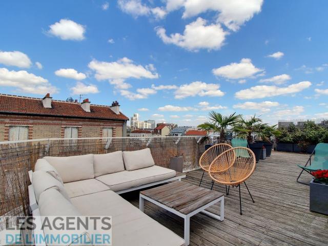 Beau Duplex dernier étage avec 80m2 d'espaces extérieurs
