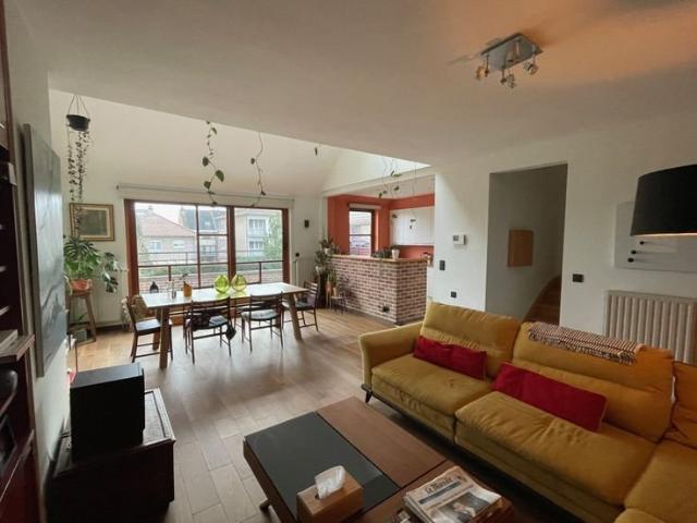 Beau duplex limite d’Uccle >140m2 terrasse garage parking