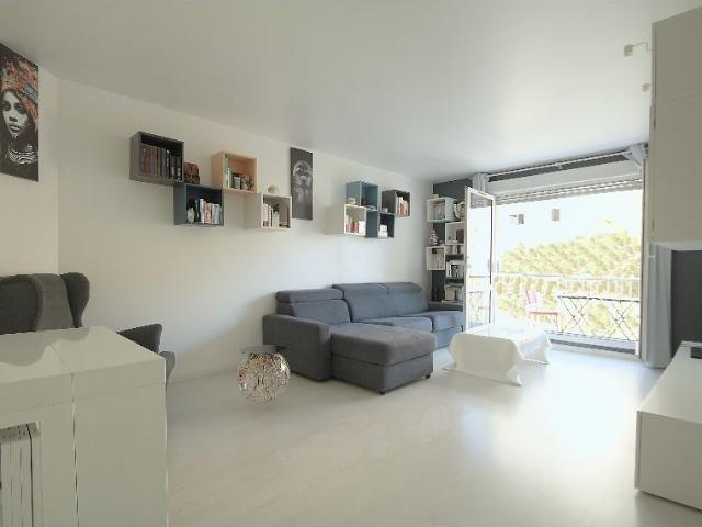 Beau deux pièces en parfait état avec balcon de 8m2
