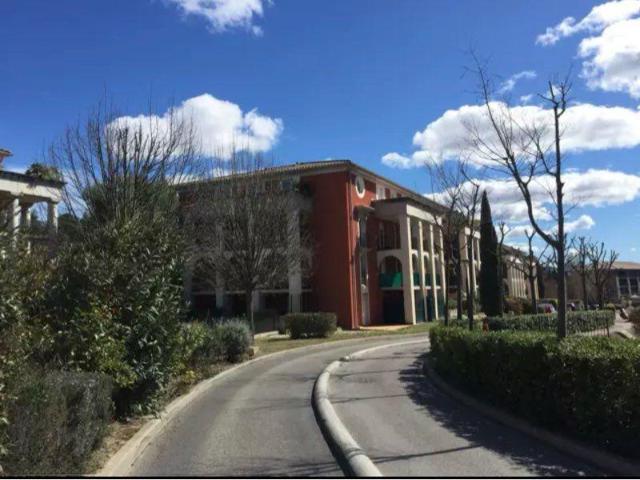 Beau F2 meublé 40m² dans belle résidence sécurisée