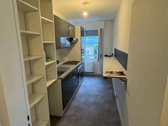Beau F2 meublé 45m² Metz Devant les ponts