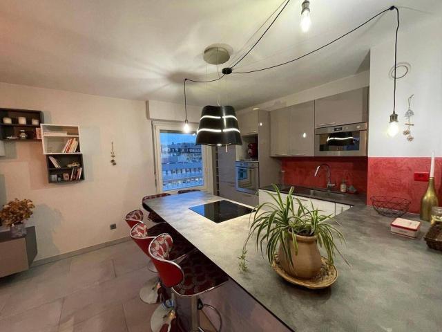 Beau F2 meublé 46m² avec balcon 12m²