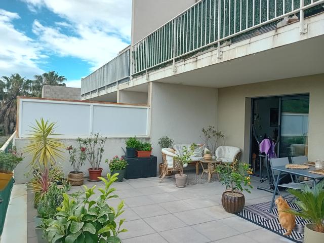 BEAU F2 AVEC TERRASSE ET PARKING Groupement Immobilier 66