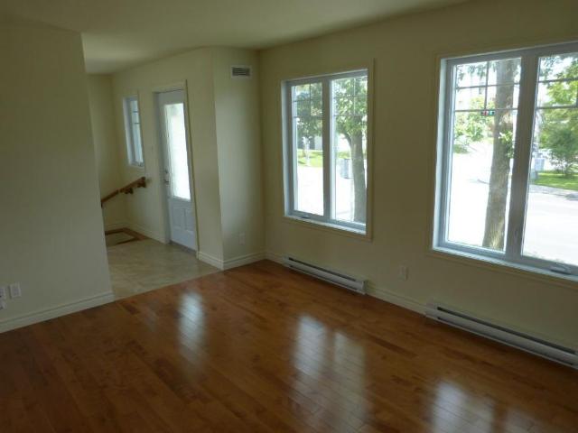 Beau grand condo a Ste foy