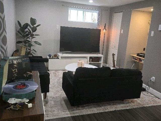 BEAU GRAND 3 1/2 TOUT INCLUS À PROXIMITÉ DE TOUS LES SERVICES À LAVAL DUVERNAY