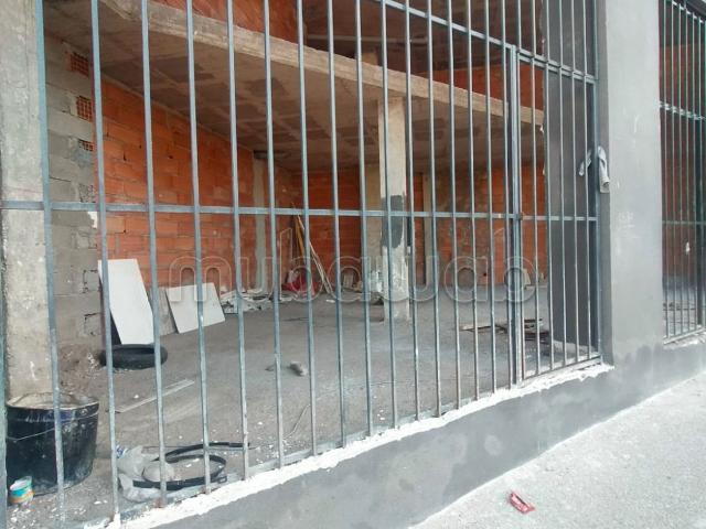 Local commercial en location à Amsernate. Superficie 130 m²