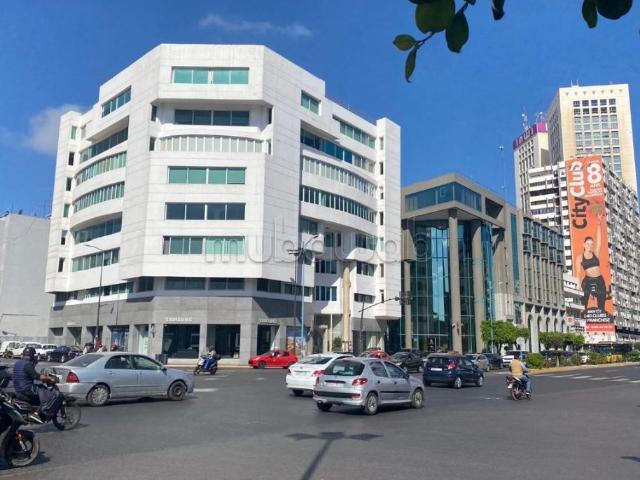 Beau local commercial en location à Maârif. 501 m²