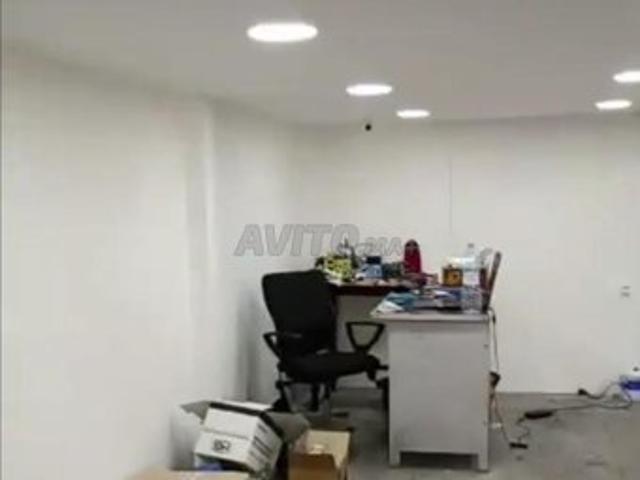 Beau local spacieux à vendre à Hay Touzani, Casablanca