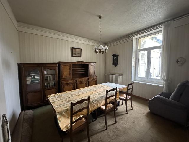 BEAU PARTICULIER REMOIS SECTEUR SAINT MARCEAUX