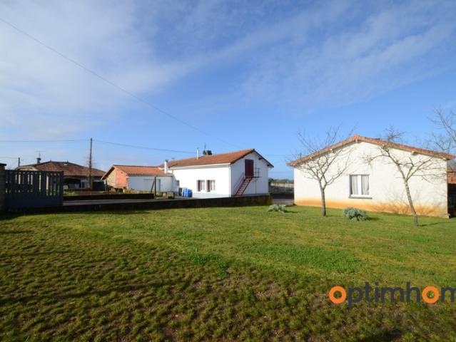 Belle maison de plain pied avec annexe, étang et bois !