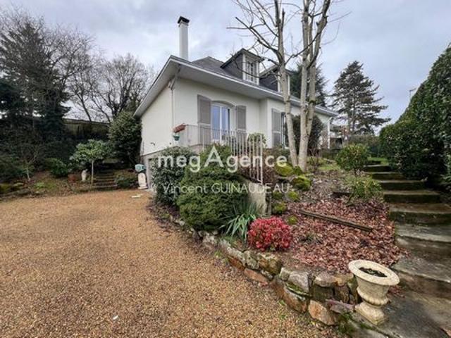 Beau pavillon sur sous sol
