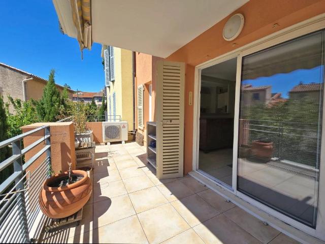 Beau Potentiel Appartement T4 de 90m2 avec Garage 18m2 Fré. 90m² Fréjus
