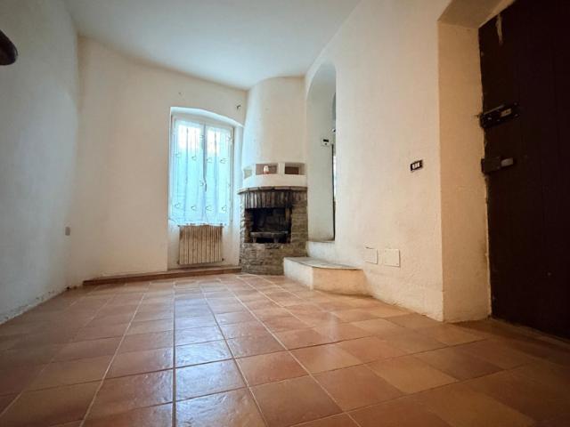 Beau potentiel pour cet appartement au coeur du village de So