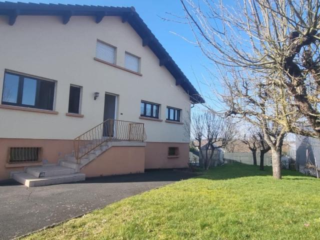 BEAU POTENTIEL POUR CETTE MAISON A RAFFAICHIR 3 CHAMBRES