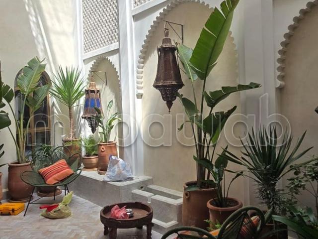 Beau Riad à vendre à Arset Ben Chebli. 4 pièces confortables. Meublé