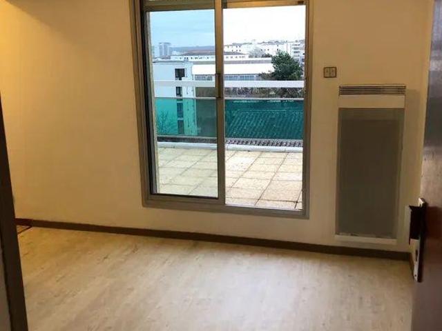 Beau studio 15m² avec terrasse proche Victoire