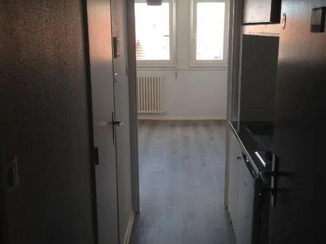 Beau studio 18m2 Sablon