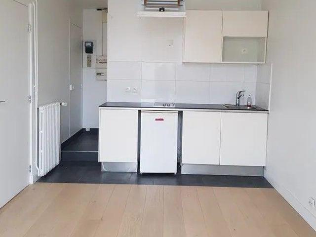 Beau studio 19m² très lumineux et très calme