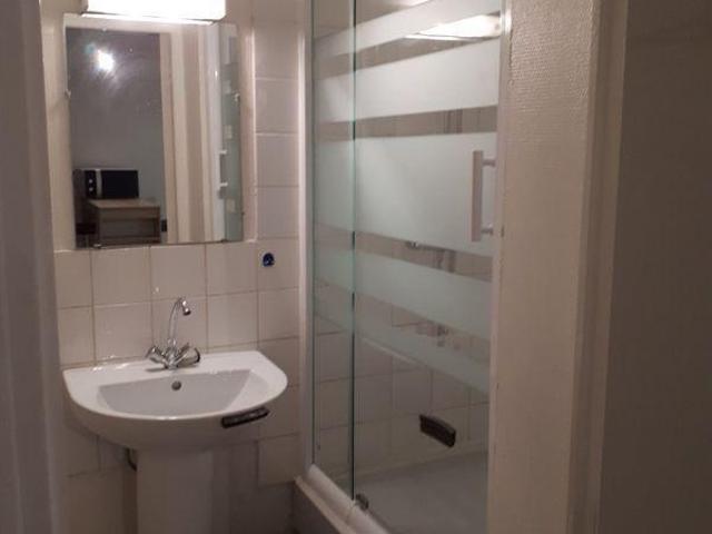 Beau studio 20m² refait a neuf