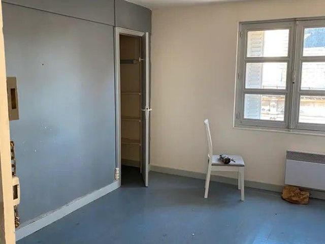 Beau studio 25 m² proche place Charles VII