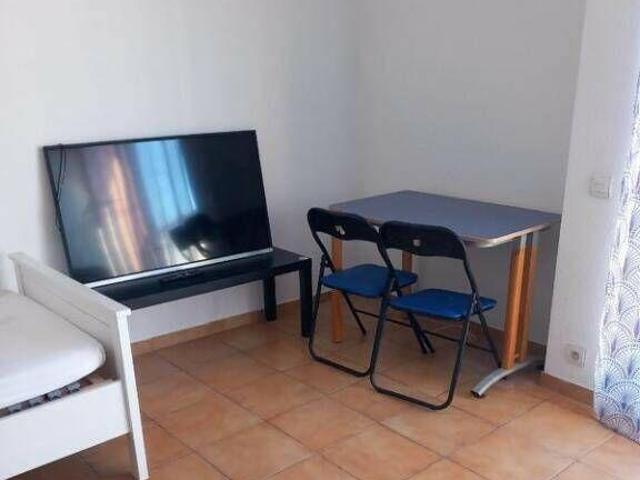 Beau studio 28 m² Marseille 5E à la Timone