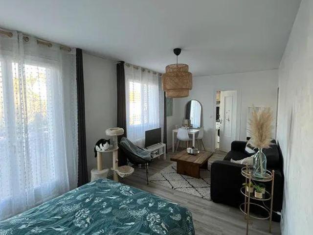 Beau studio 32m² proche Place RABELAIS