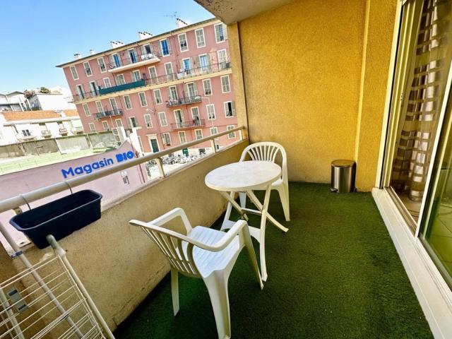 BEAU STUDIO TERRASSE CALME PROCHE GARIBALDI