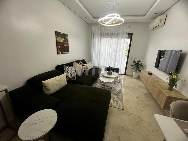 Beau studio très bien situé et meublé à louer