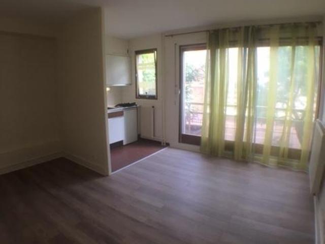 BEAU STUDIO AVEC PARKING A VINCENNES