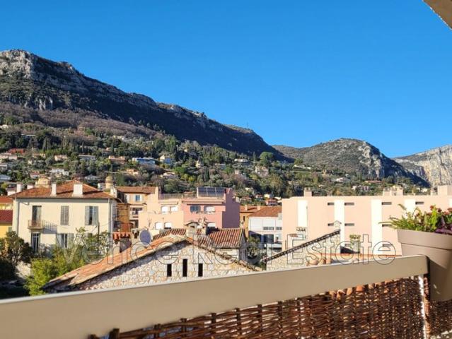 Beau studio avec superbe vue au dernier étage d'une résidence