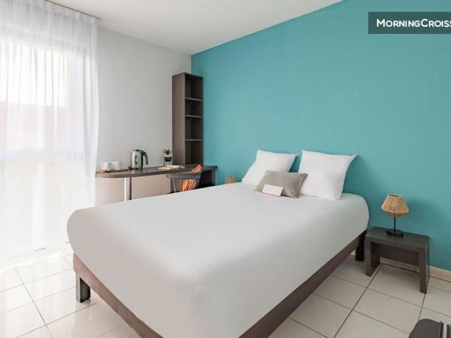 Beau studio avec services hôteliers