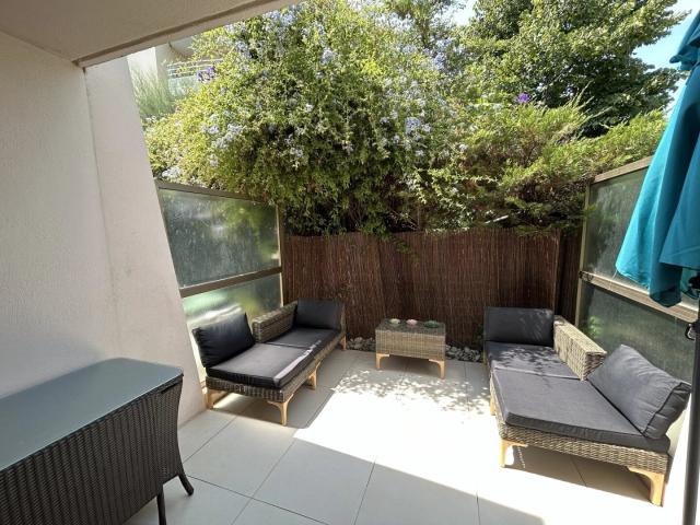 Beau Studio avec terrasse