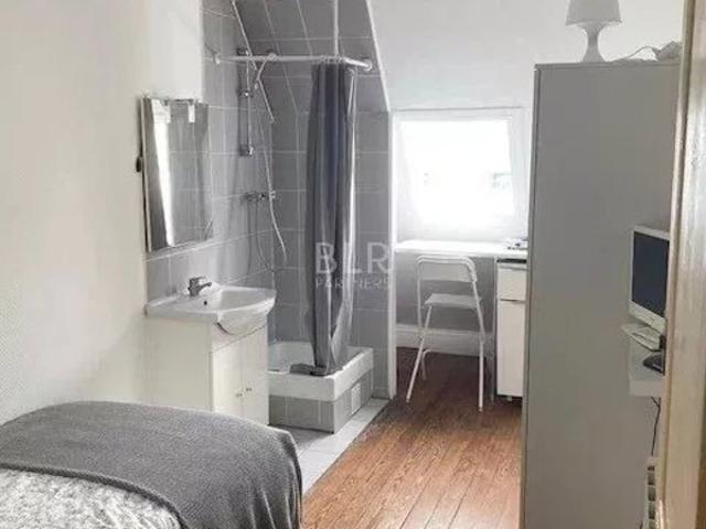 Beau studio avec vue dégagée