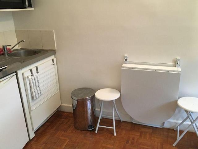 Beau studio calme et lumineux, immeuble standing