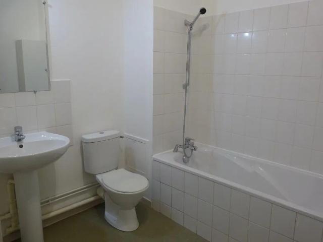 Beau studio, clair, parfait état. 22 m² à Clermont