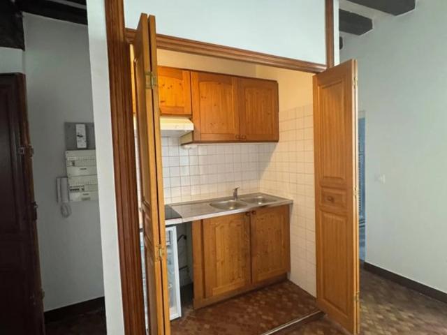 BEAU STUDIO DE 22 m2 DANS LE QUARTIER DE ST SEVERIN