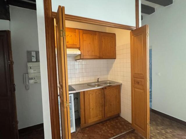 BEAU STUDIO DE 22 m² DANS LE QUARTIER DE ST SEVERIN