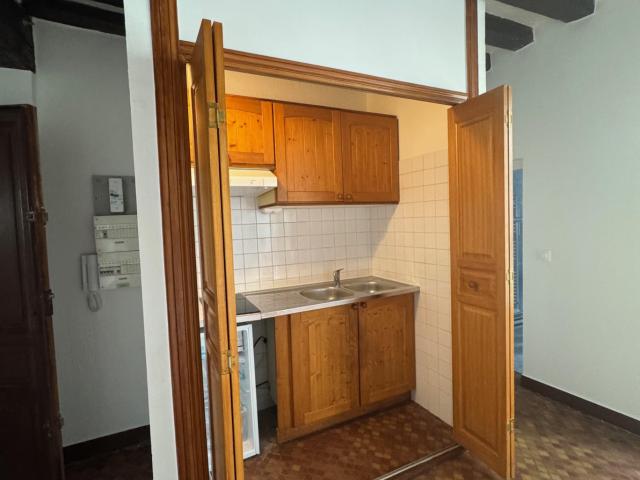 BEAU STUDIO DE 22 m² DANS LE QUARTIER DE ST SEVERIN