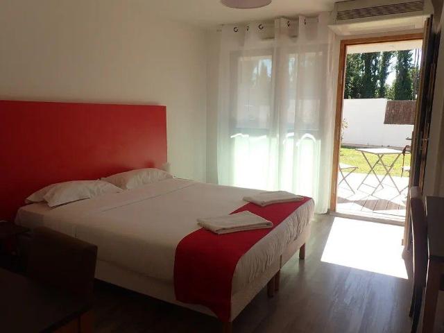 Beau studio de 25 m² meublé avec terrasse, piscine