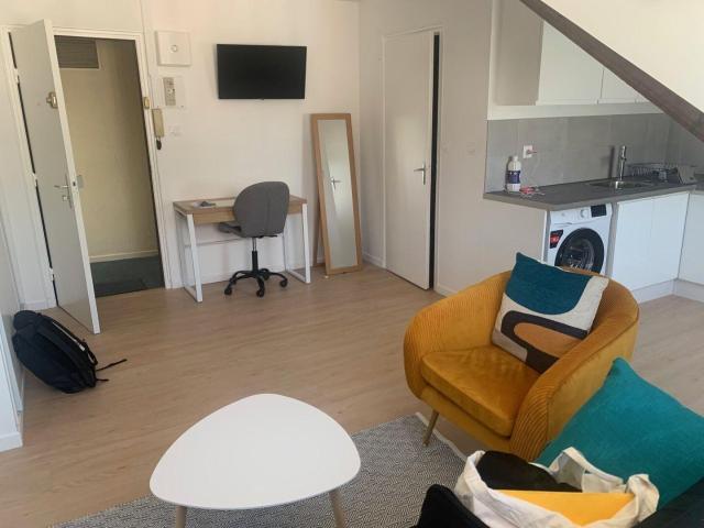 Beau studio entièrement meublé 22m² refait à neuf
