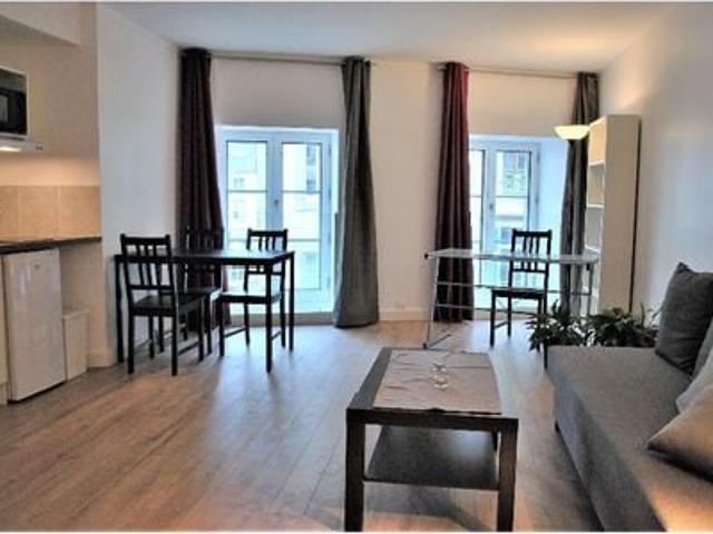 Beau studio immeuble standing centre MORLAIX