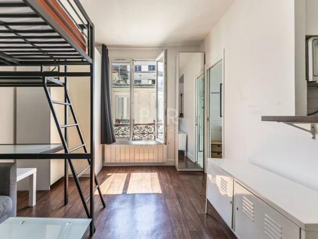 Beau studio lumineux