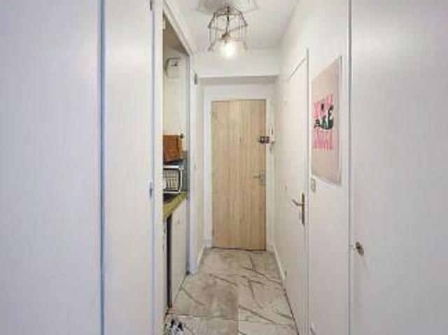 Beau studio meublé 18m²