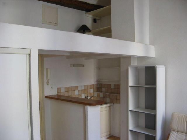Beau studio meublé 20m² Aix hypercentre