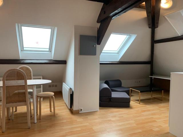 Beau studio meublé 20m² 39m² au sol