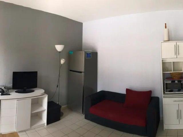 Beau studio meublé 24m² avec balcon +parking