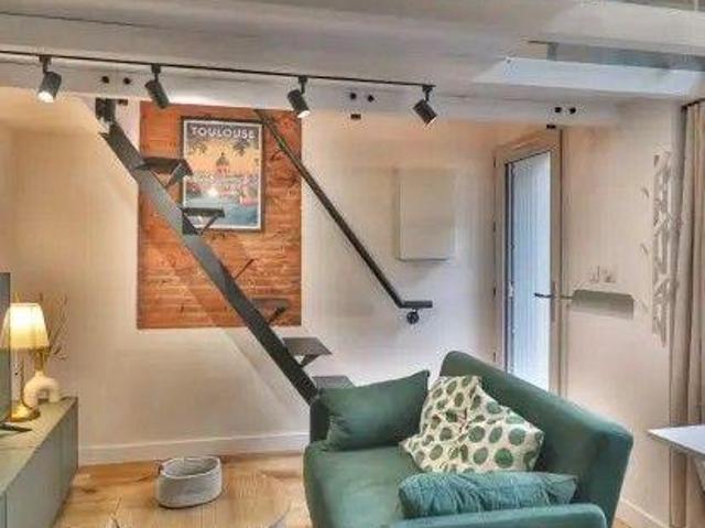 Beau studio meublé 24m² en duplex avec terrasse