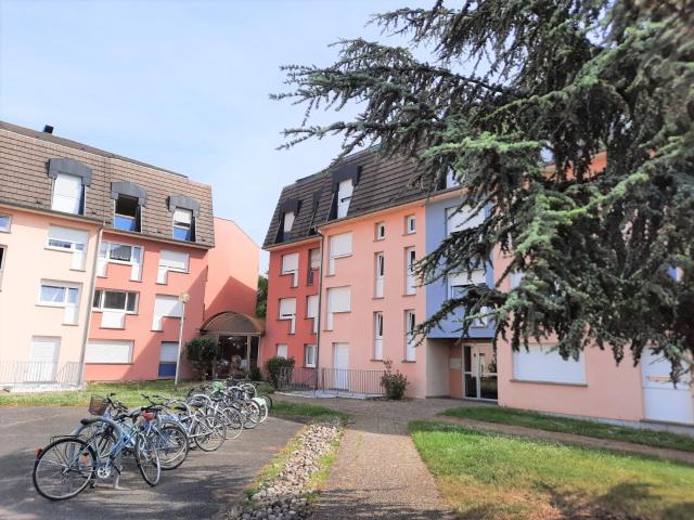Beau studio MEUBLE 24m² ENTIEREMENT REFAIT A NEUF
